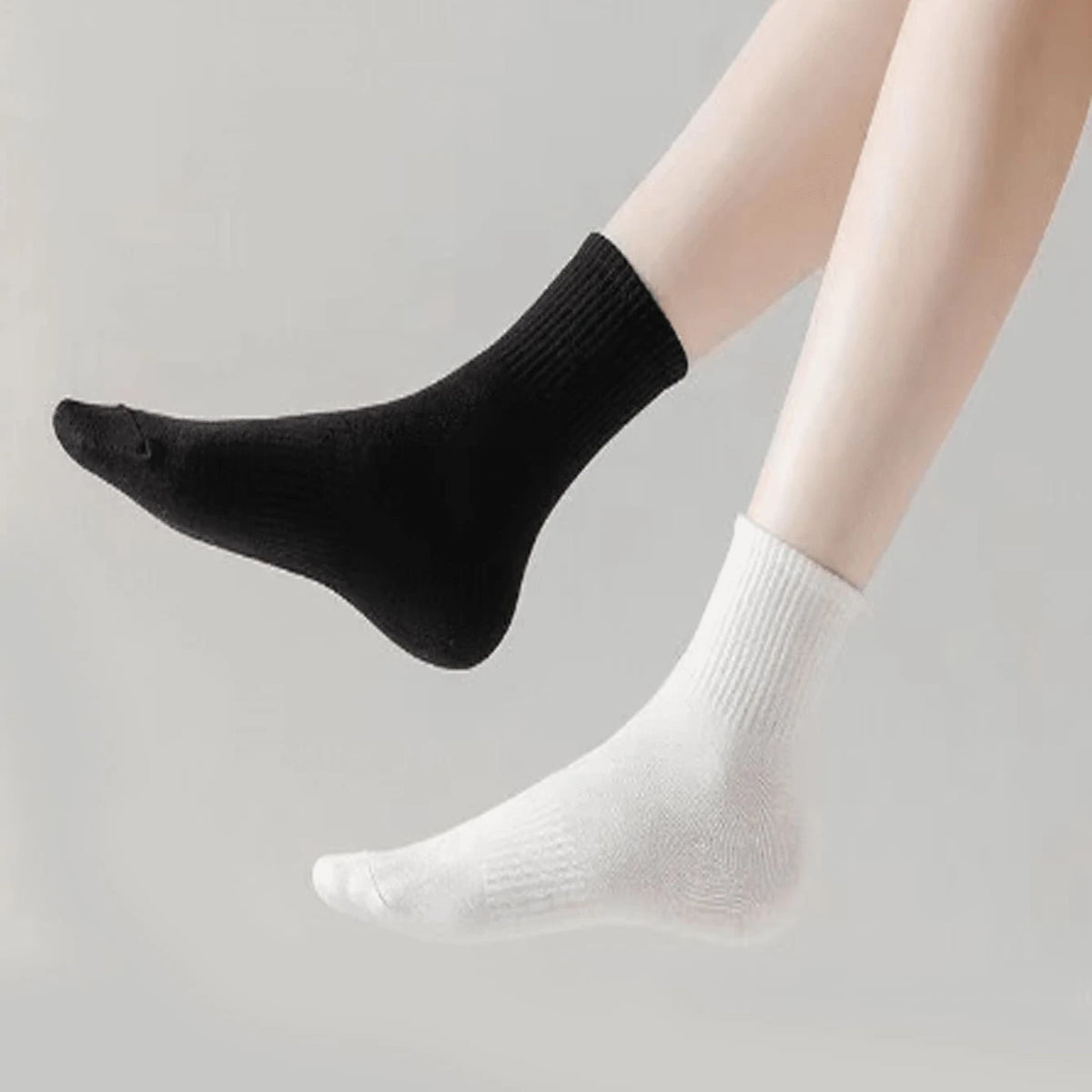 Polyester Elastane Blend Mid Calf Casual Socks for Women