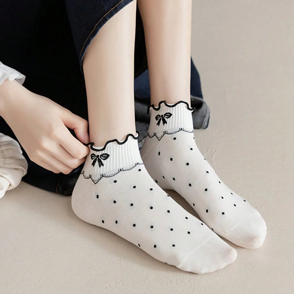 Polyester Elastane Ruffled Ankle Socks For Women