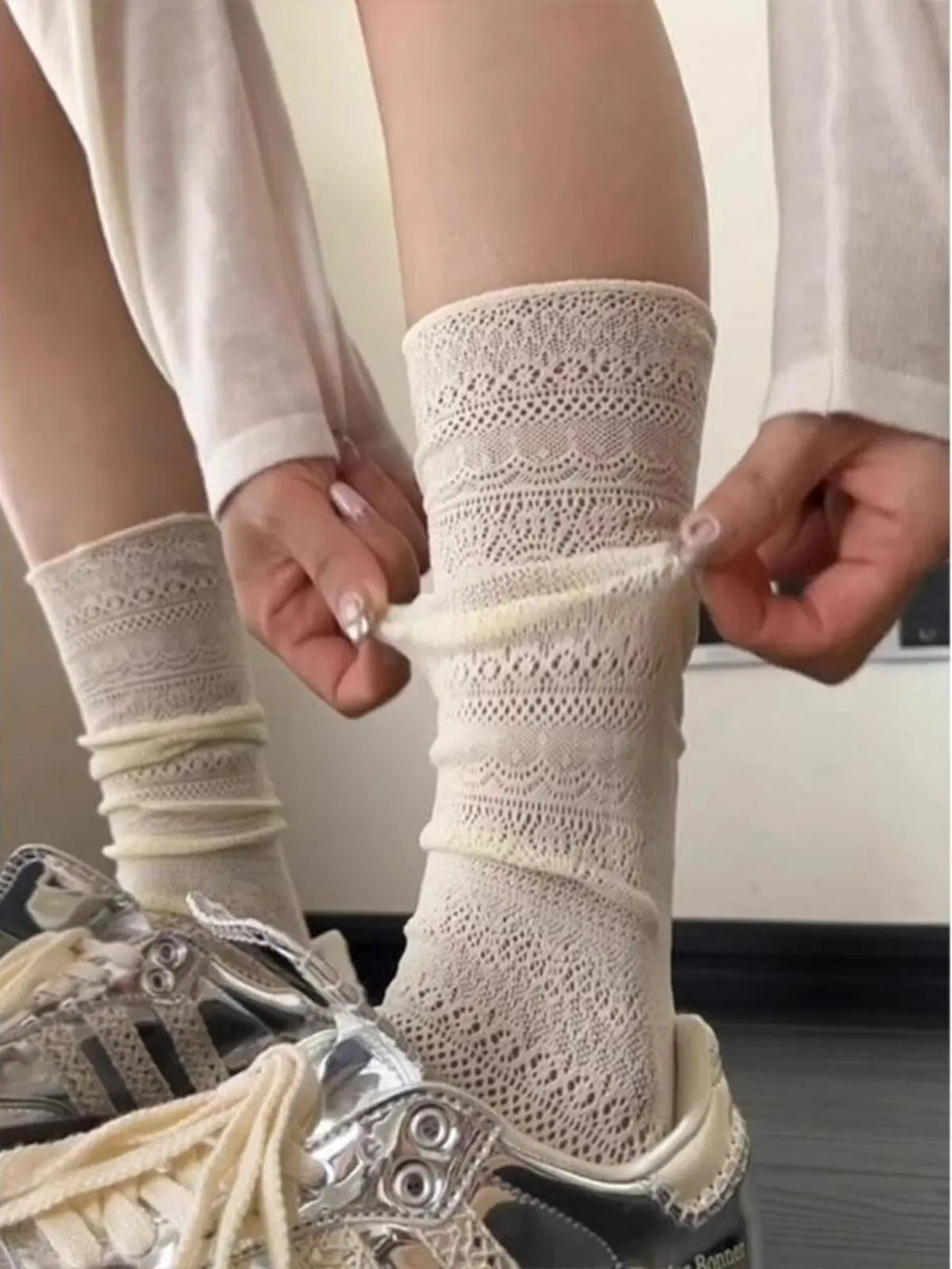 Polyester Lace Hollow Out Mid Calf Socks