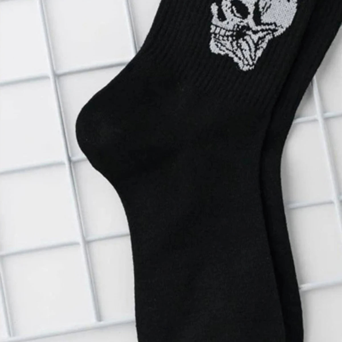 Men Polyester Elastane Skull Pattern Crew Socks