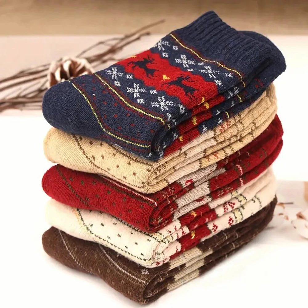 Polyester Elastane Blend Printed Mid Tube Winter Socks