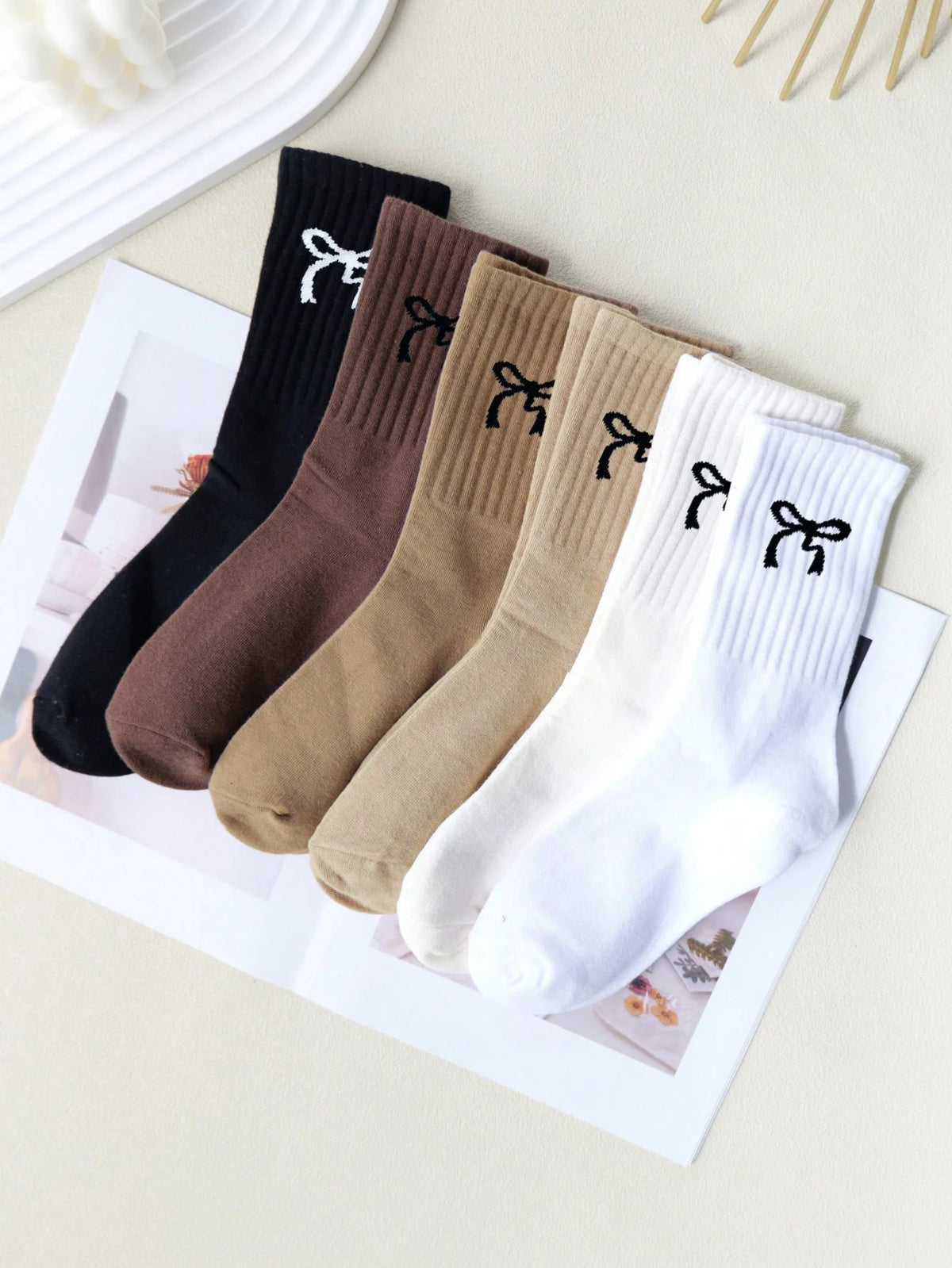 Polyester Elastane Blend Crew Socks Bow Pattern Unisex Footwear
