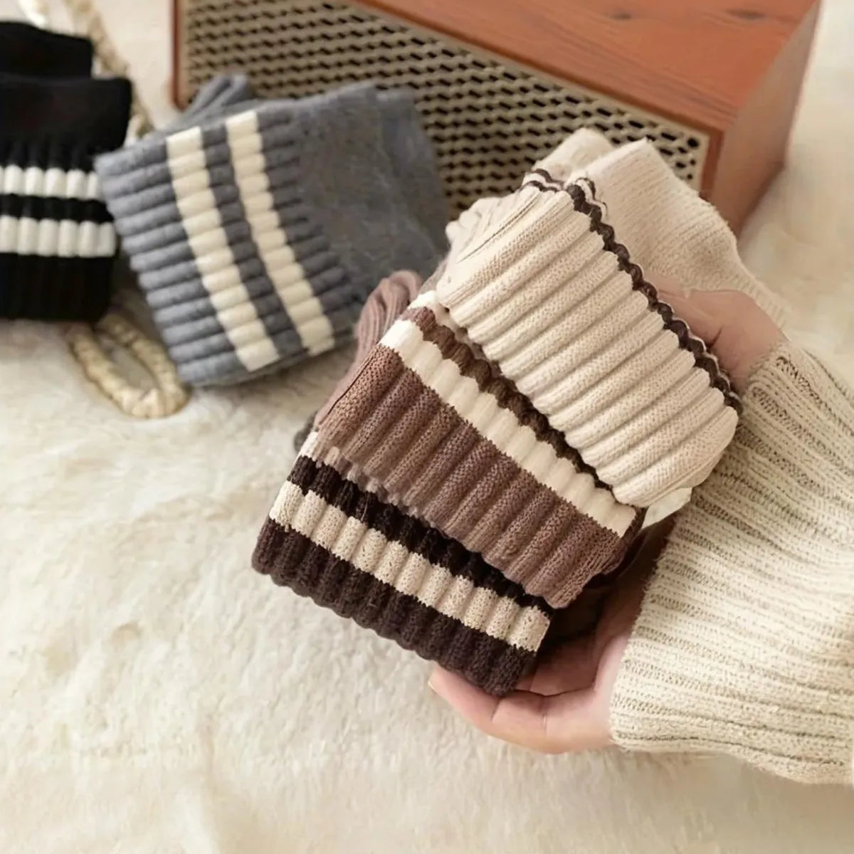 Polyester Elastane Striped Mid Tube Casual Socks