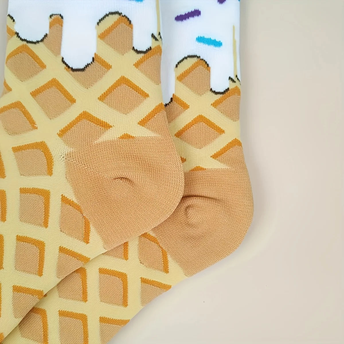 Cotton Blend Waffle And Frosting Pattern Crew Socks