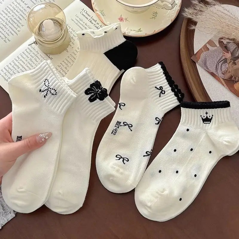 Polyester Elastane Blend Butterfly Print Women Casual Socks - 2