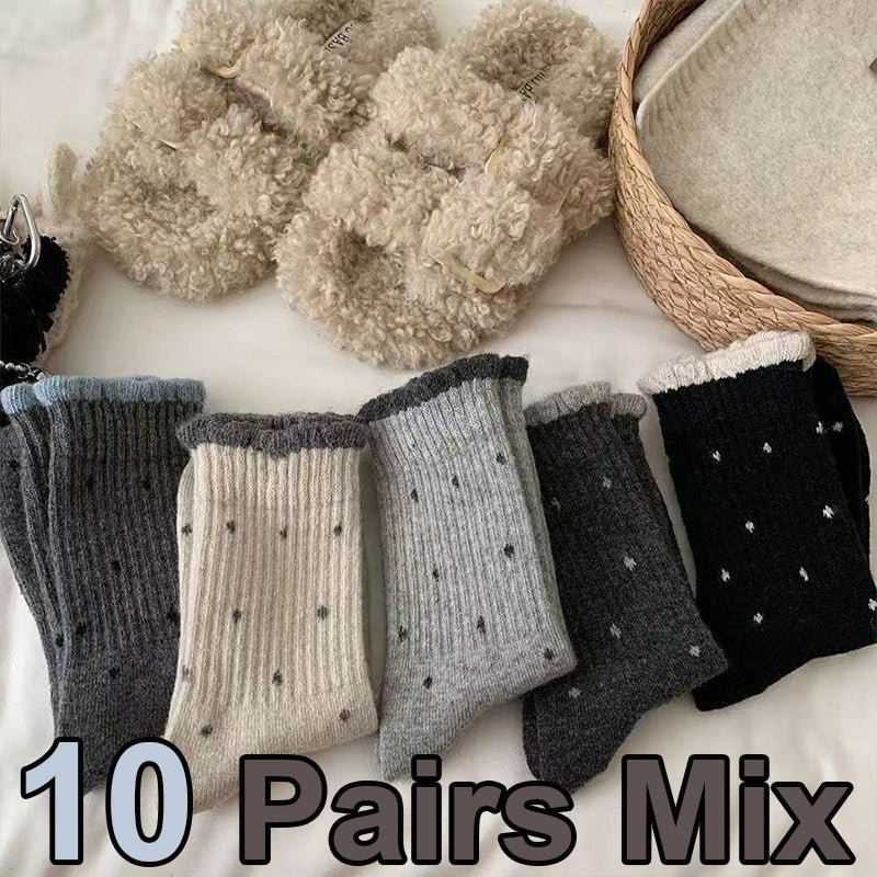 Polyester Elastane Polka Dot Mid Tube Casual Socks