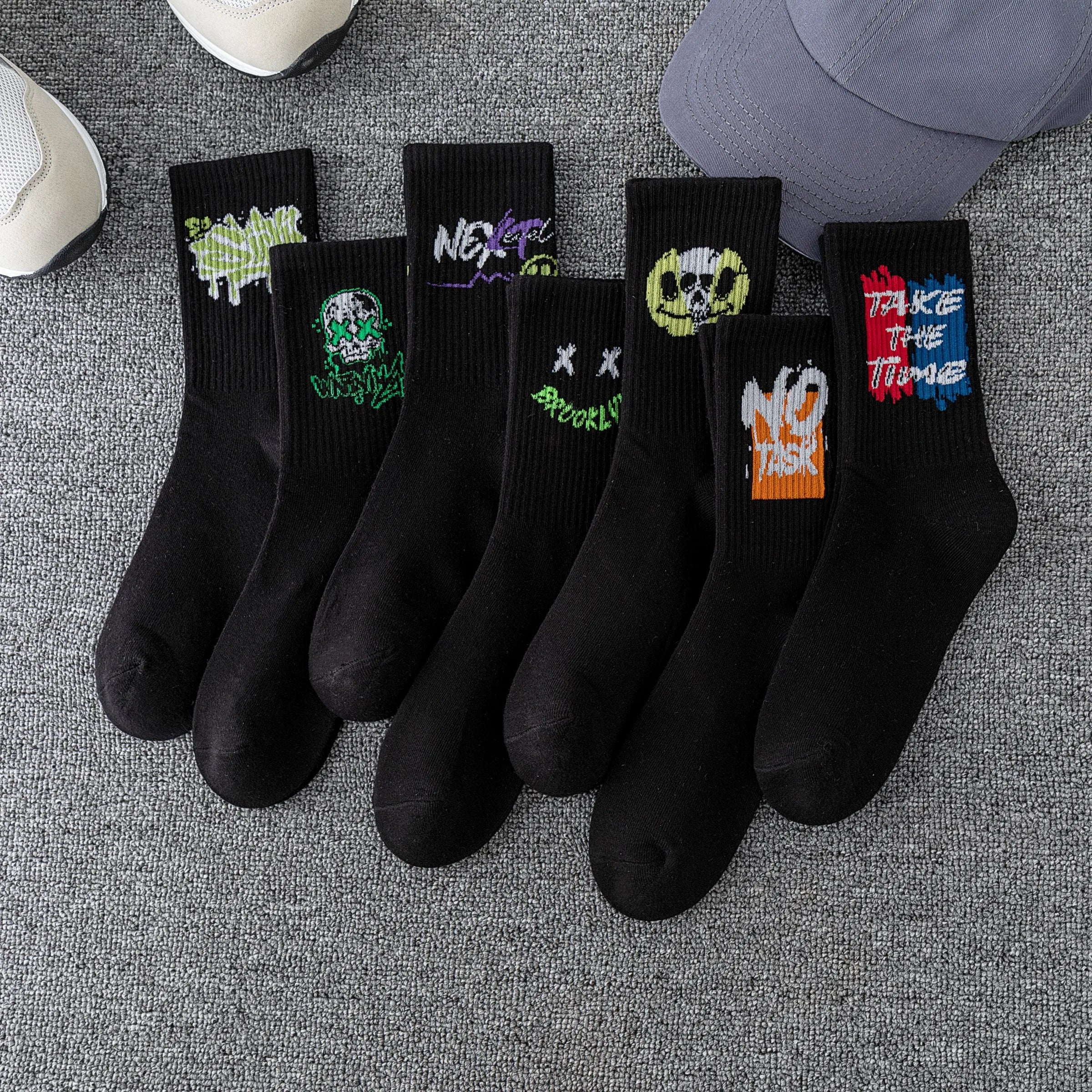Polyester Elastane Crew Socks Graffiti Pattern Casual Footwear - 4