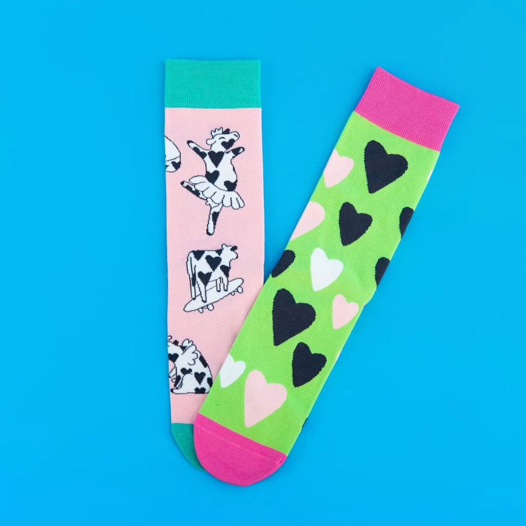 Cotton Blend Cartoon Cow Mid Calf Unisex Socks
