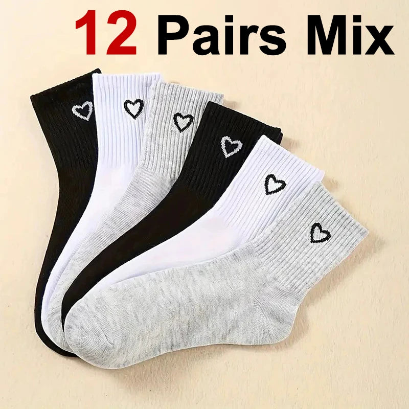 Polyester Spandex Heart Pattern Mid Tube Casual Socks