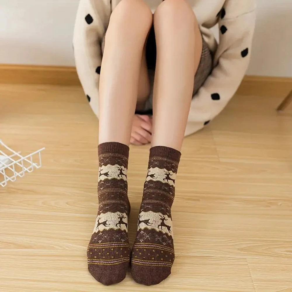 Polyester Elastane Blend Printed Mid Tube Winter Socks - 4