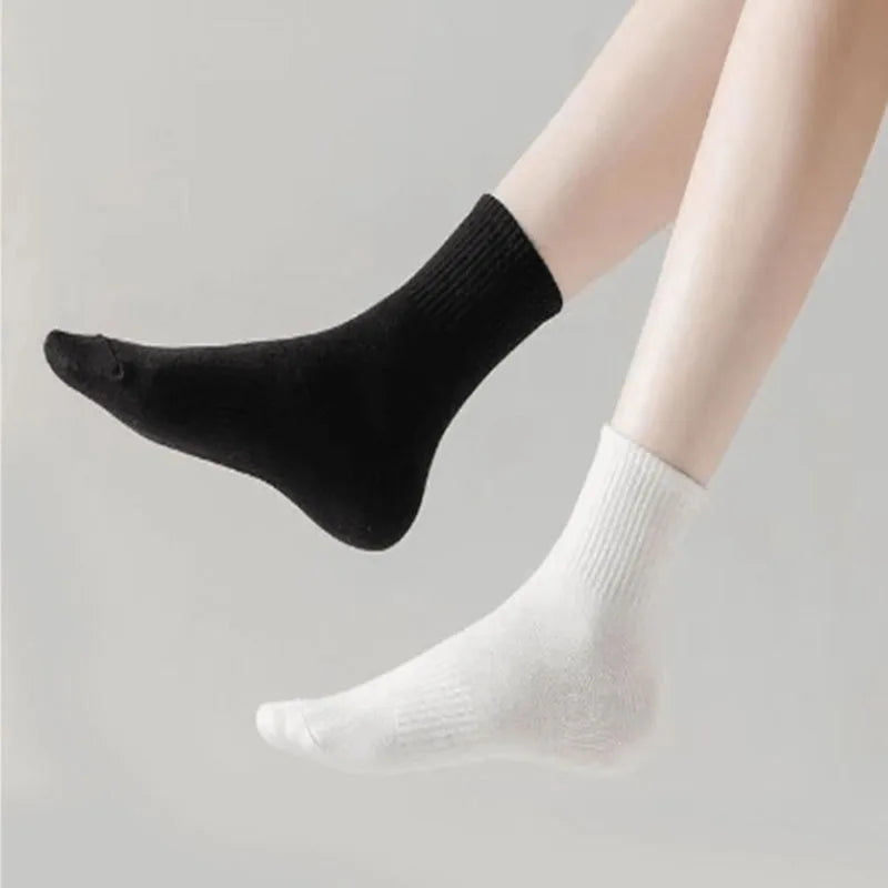 Polyester Blend Crew Socks Breathable Athletic Footwear