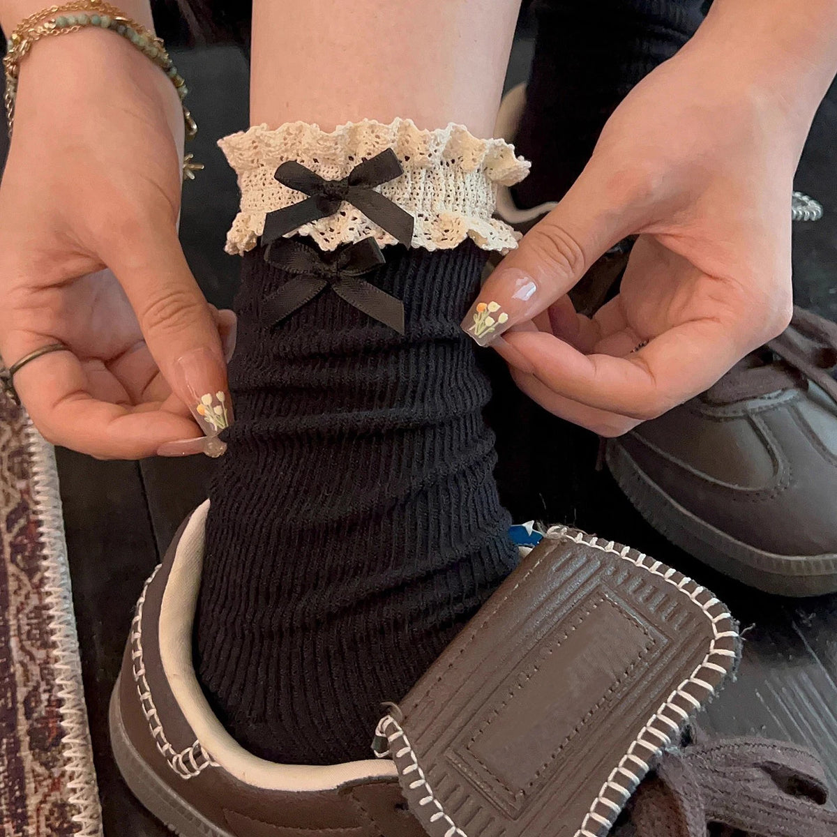 Lace Bow Mid Tube Cotton Blend Casual Socks