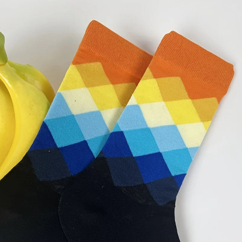 Cotton Blend Mid Calf Gradient Diamond Pattern Casual Socks