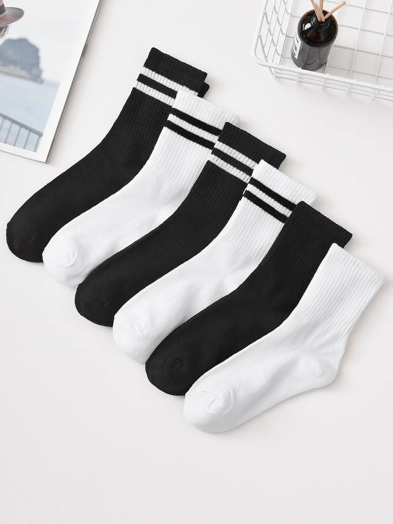 Polyester Spandex Blend Casual Dress Socks - 25