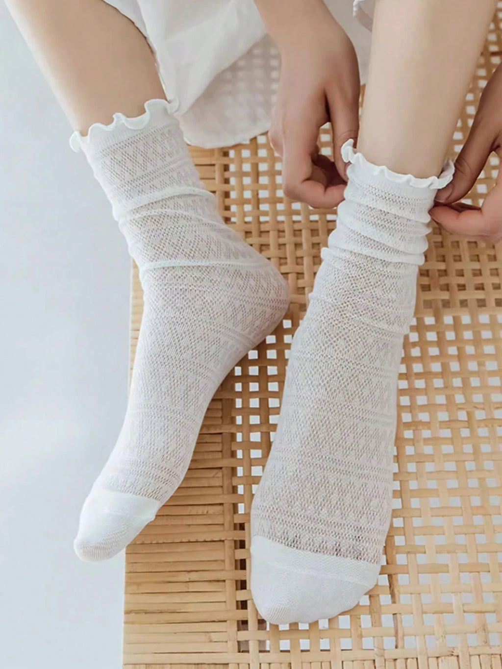 Polyester Elastane Sheer Lace Mesh Crew Socks