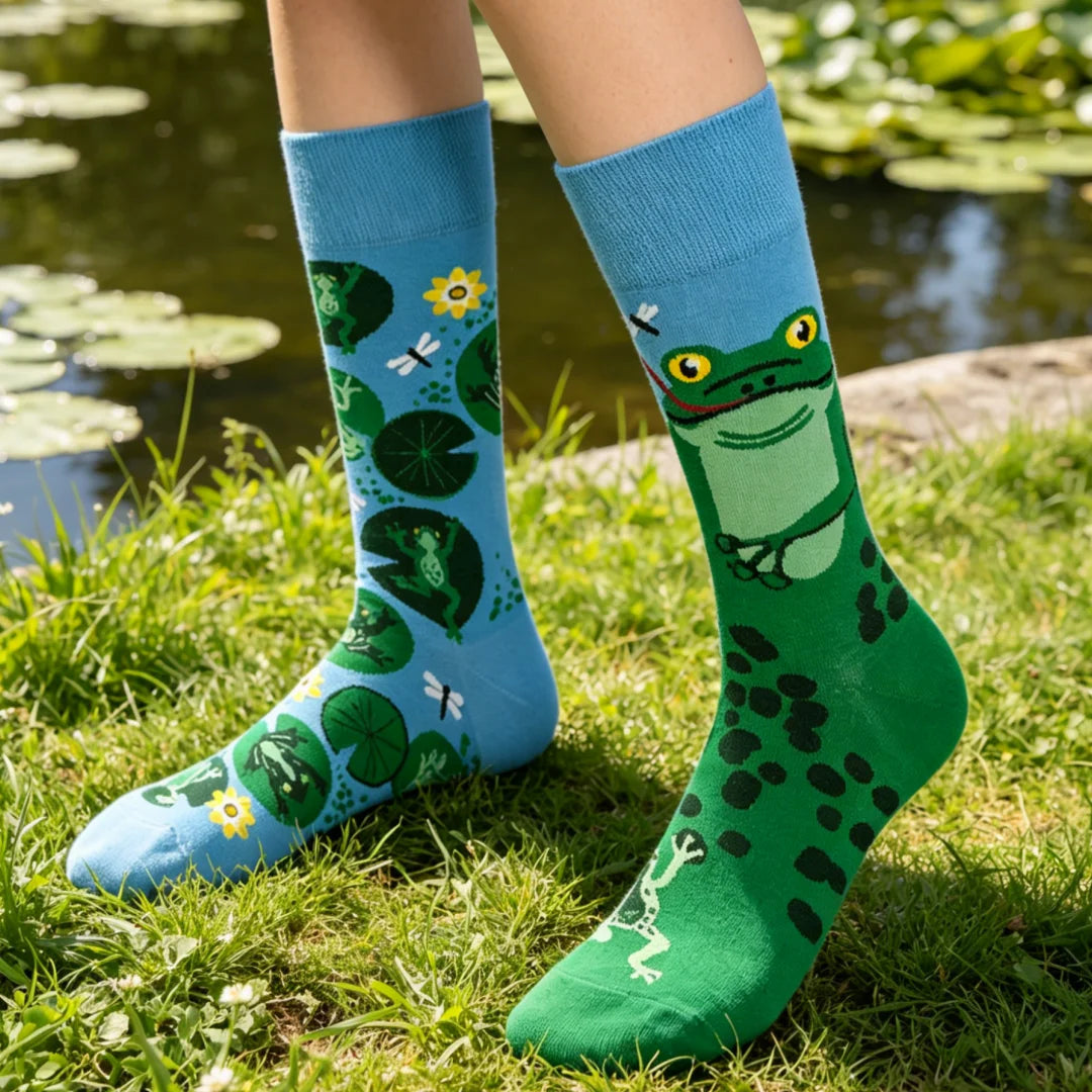 Cotton Blend Frog Print Casual Crew Socks - 2