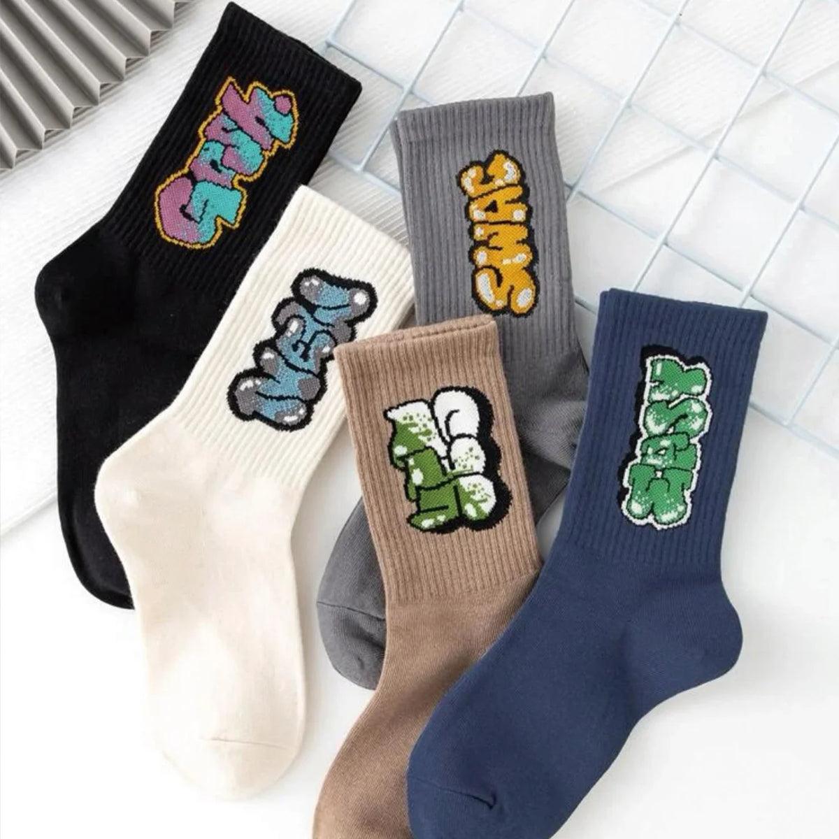 Polyester Elastane Crew Socks Graffiti Pattern Men