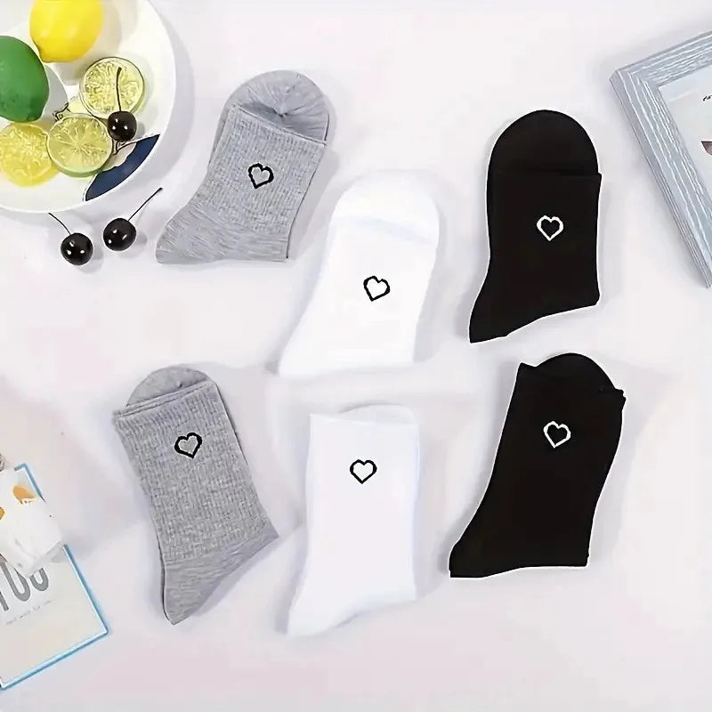 Polyester Spandex Heart Pattern Mid Tube Casual Socks