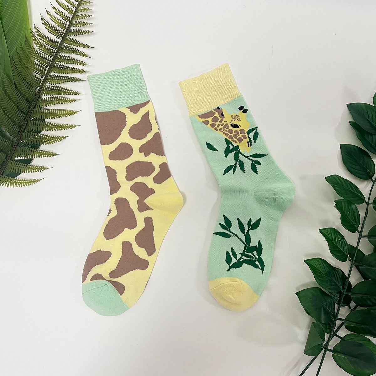 Cotton Blend Giraffe Print Casual Mid Calf Socks