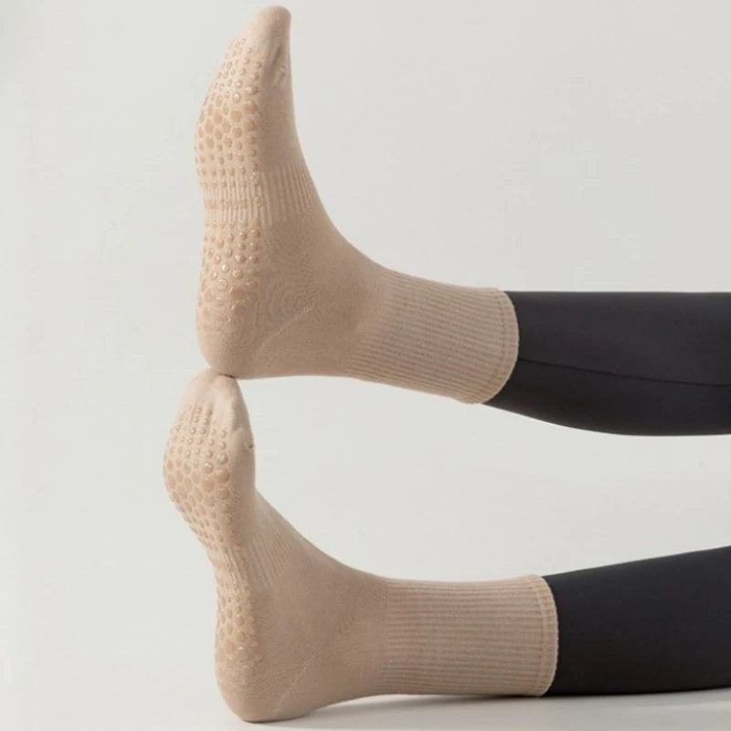 Cotton Polyester Non Slip Yoga Pilates Fitness Mid Tube Socks