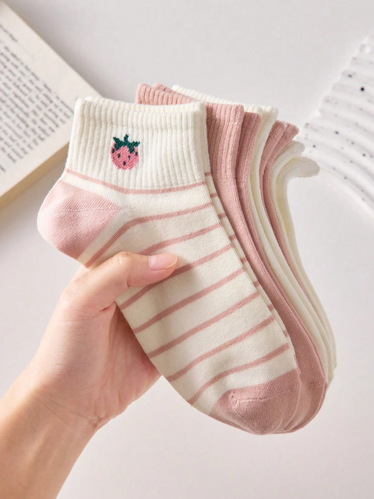 5 Pairs Polyester Elastane Knit Low Tube Women Casual Socks