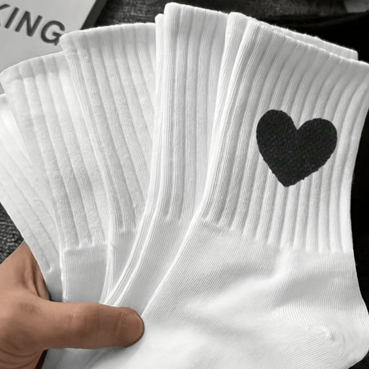 Polyester Elastane Heart Pattern Mid Tube Casual Socks