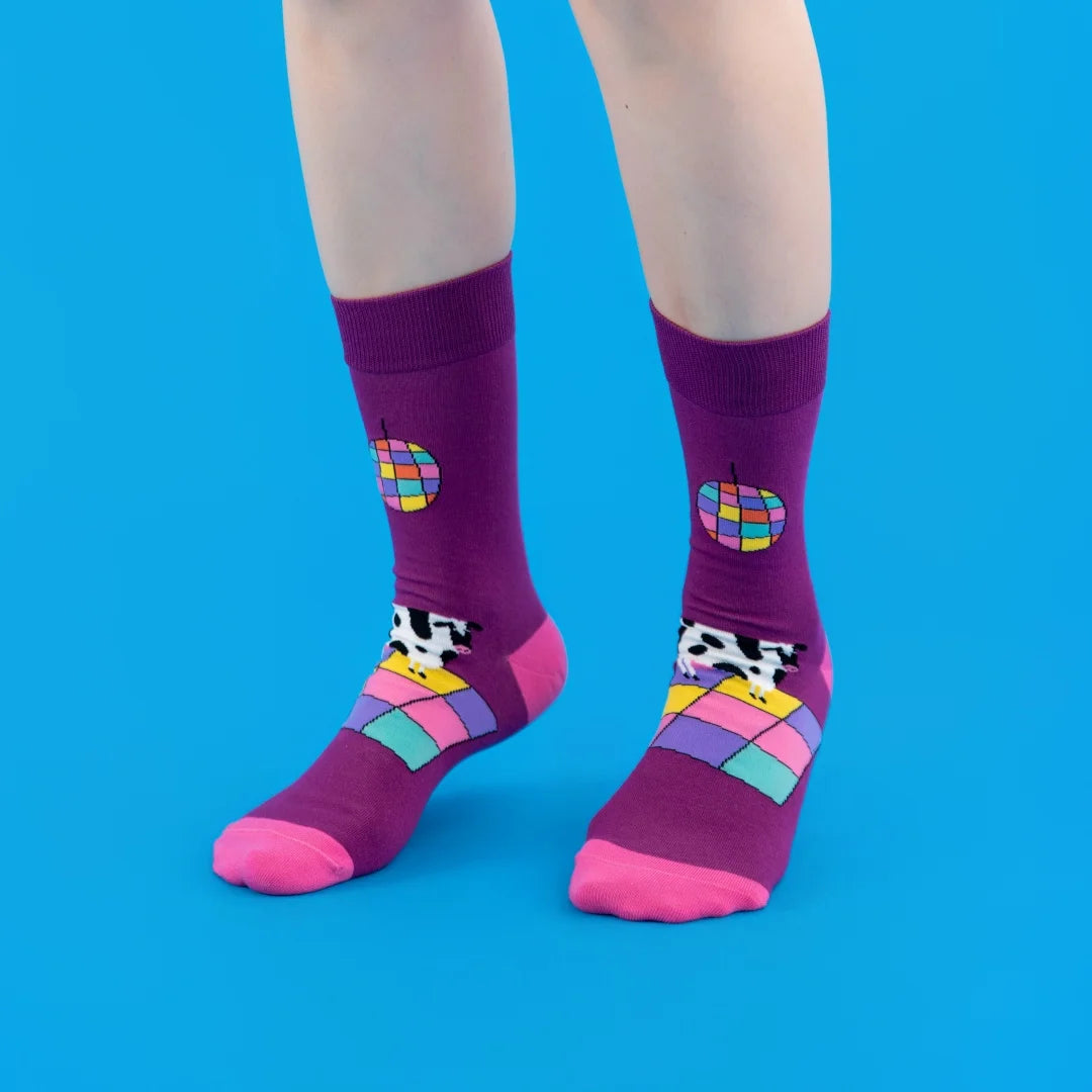 Cotton Blend Dancing Cow Pattern Mid Tube Casual Socks