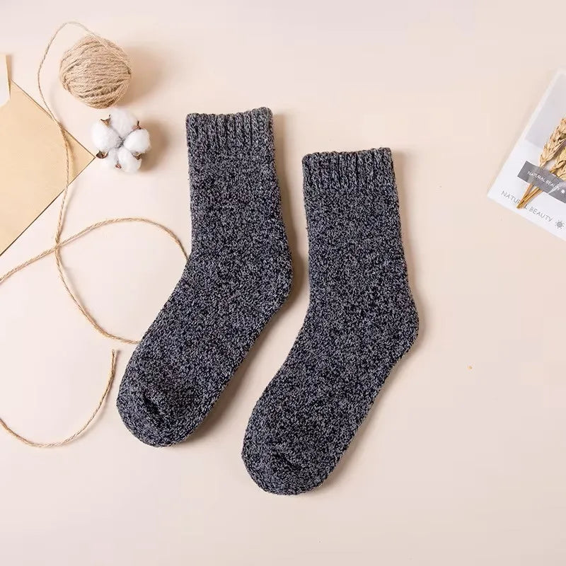 Mens Polyester Spandex Knit Crew Socks - 21