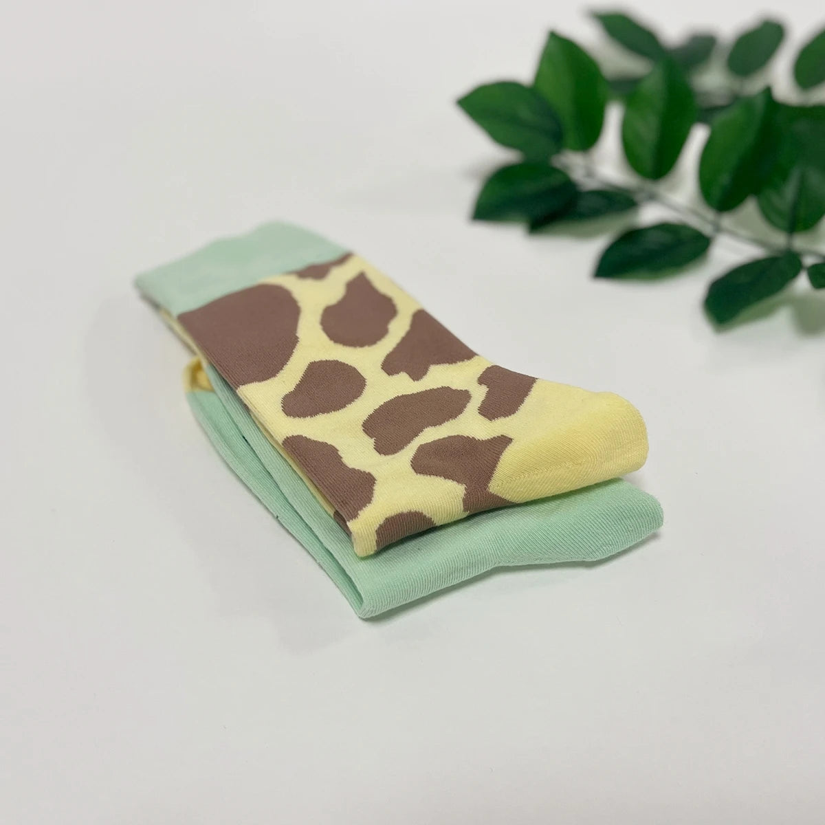 Cotton Blend Giraffe Print Mid Calf Casual Socks - 7