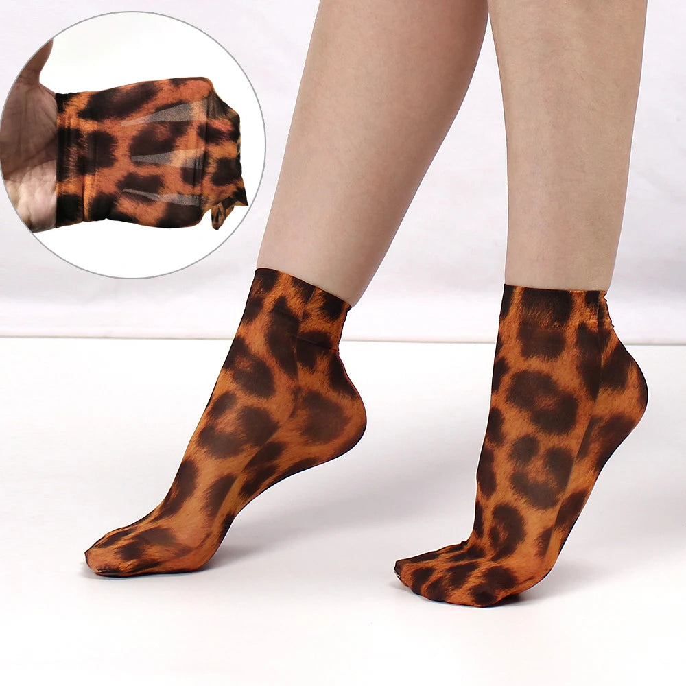 4 Pairs Womens Nylon Elastane Leopard Print Casual Socks - 5