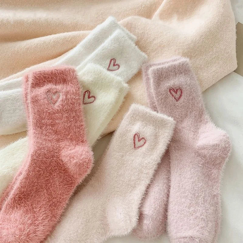 Polyester Elastane Plush Heart Print Mid Tube Socks - 10
