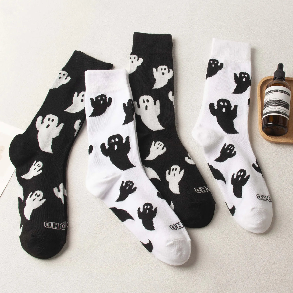 Cotton Ghost Design Magnetic Hand Holding Crew Socks