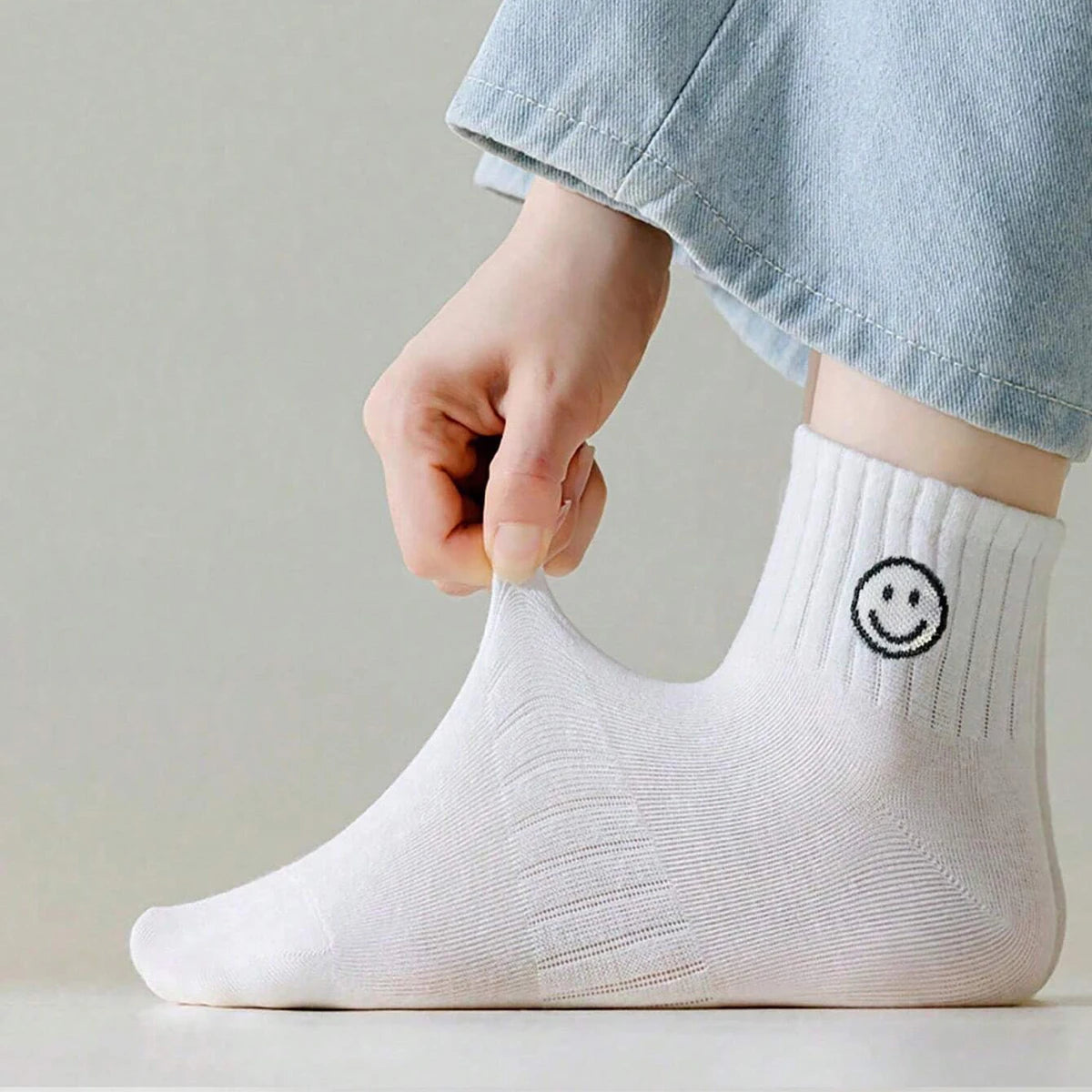 Polyester Elastane Smiling Face Ankle Socks - 4