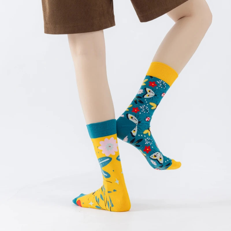 Cotton Blend Floral Butterfly Pattern Asymmetrical Socks