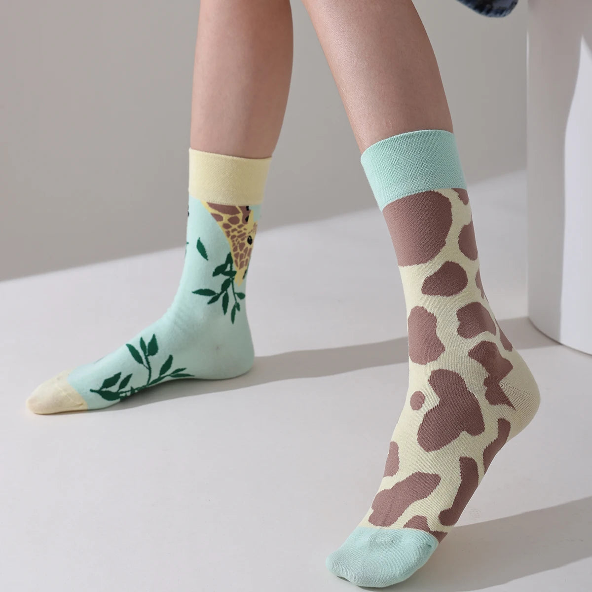 Cotton Blend Giraffe Print Mid Calf Casual Socks - 6