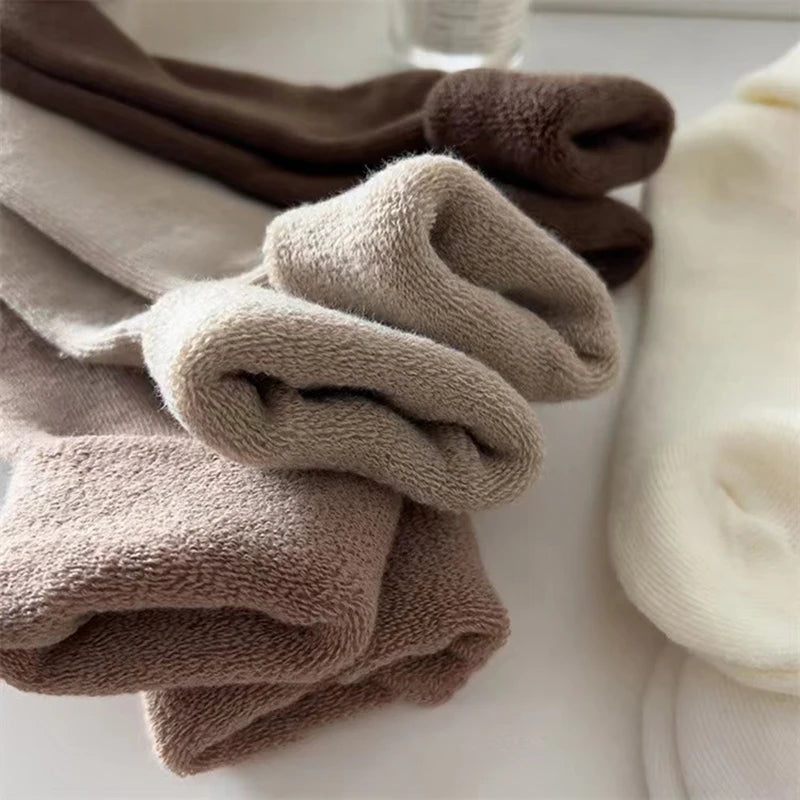Thick Polyester Elastane Thermal Socks for Winter Warmth