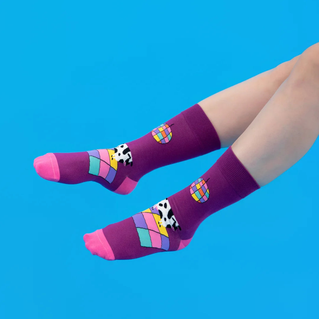 Cotton Blend Dancing Cow Pattern Mid Tube Casual Socks - 3