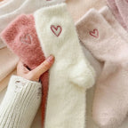Polyester Elastane Plush Heart Print Mid Tube Socks