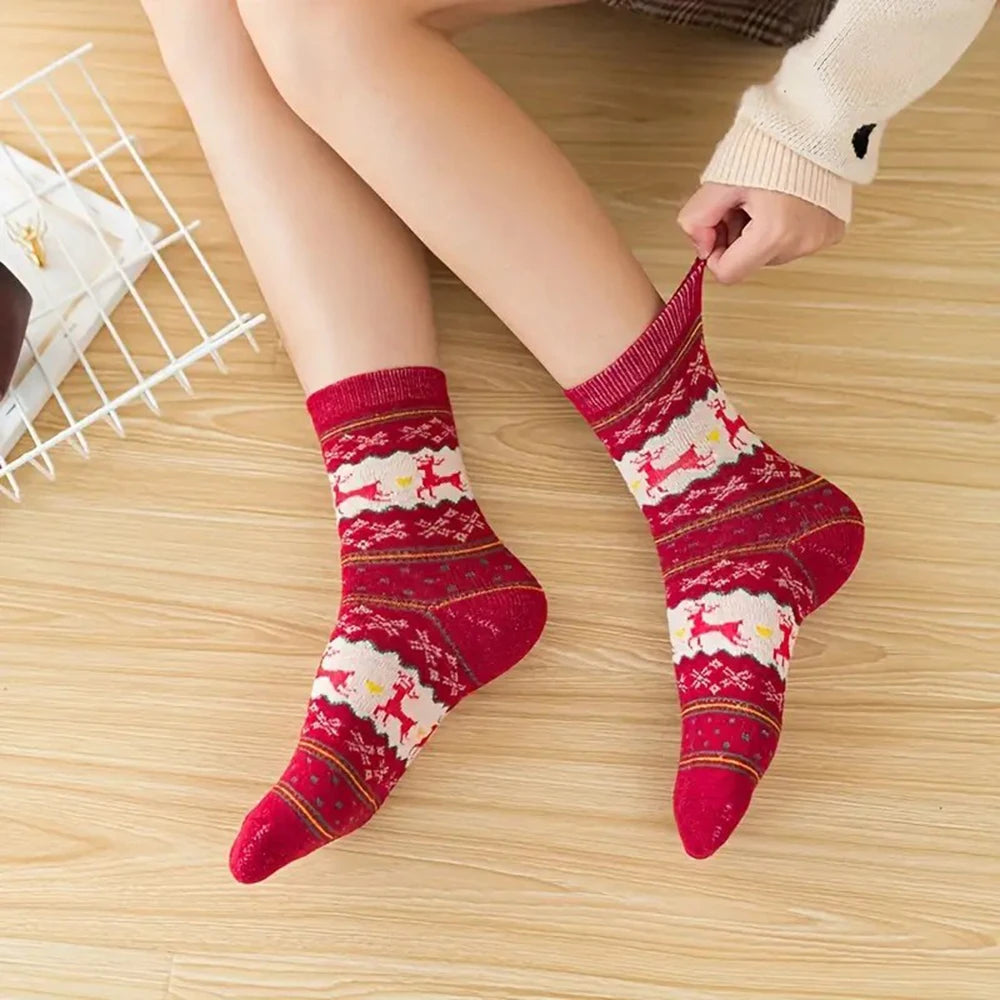Polyester Elastane Blend Printed Mid Tube Winter Socks