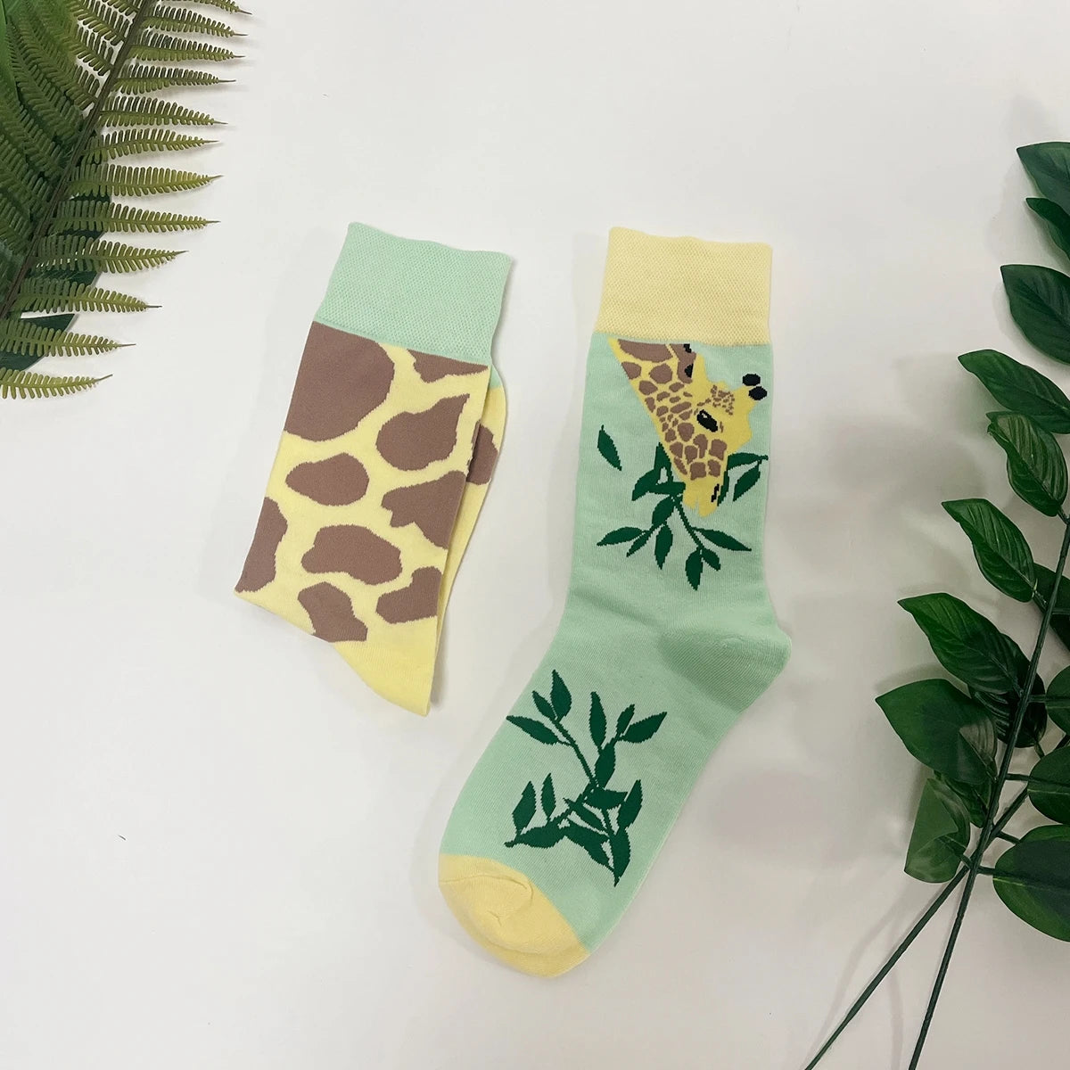 Cotton Blend Giraffe Print Casual Mid Calf Socks - 6