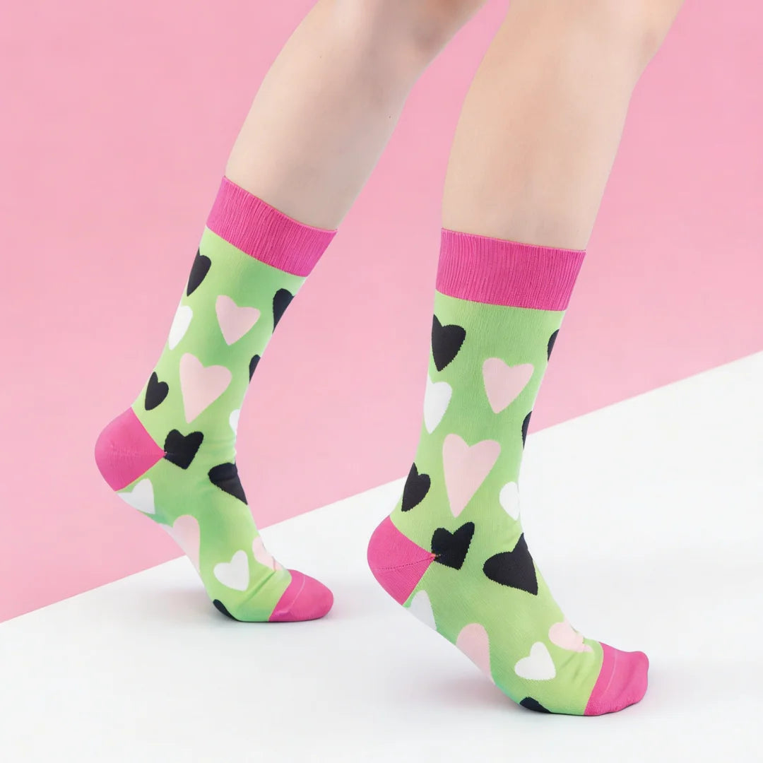 Cotton Polyester Heart Pattern Women Mid Tube Socks - 4