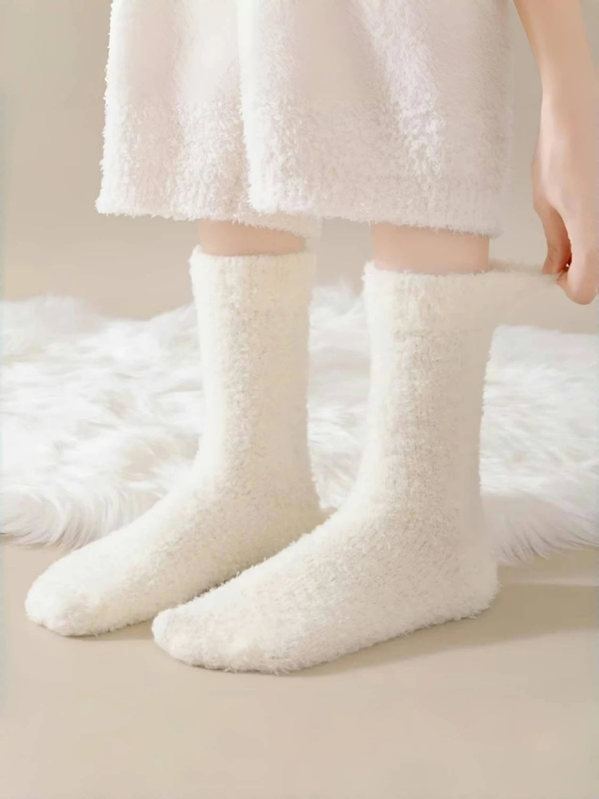 Polyester Elastane Thick Fuzzy Crew Socks for Women - 4