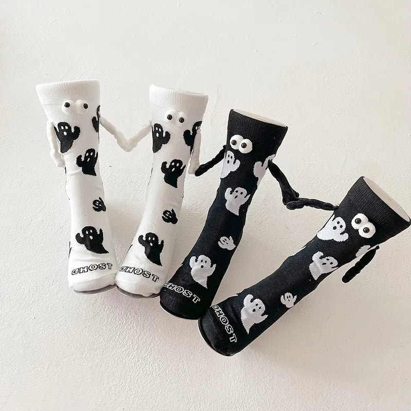 Cotton Ghost Design Magnetic Hand Holding Crew Socks - 2