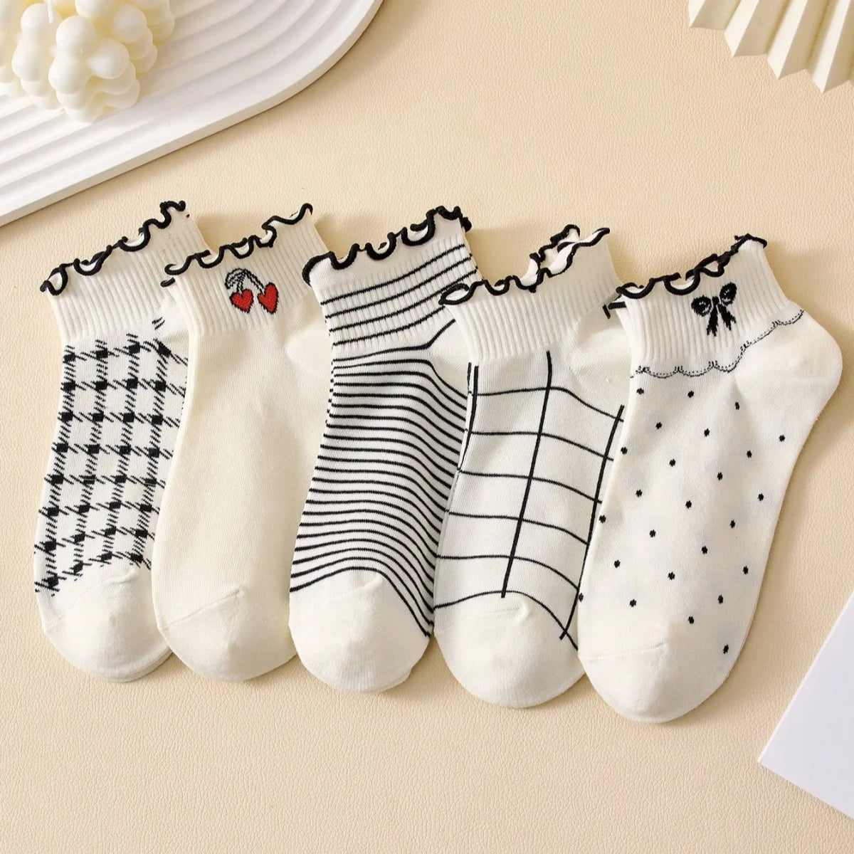 Polyester Elastane Ruffled Ankle Socks For Women - 2