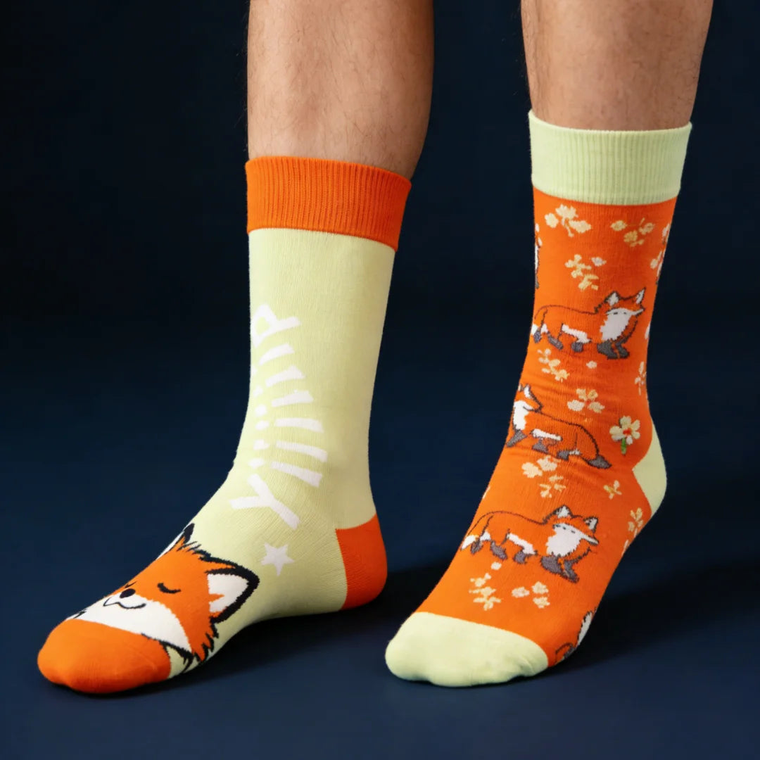 Cotton Blend Mid Calf Fox Pattern Unisex Socks - 2