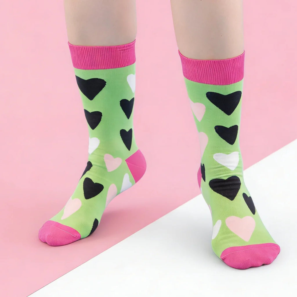 Cotton Polyester Heart Pattern Women Mid Tube Socks