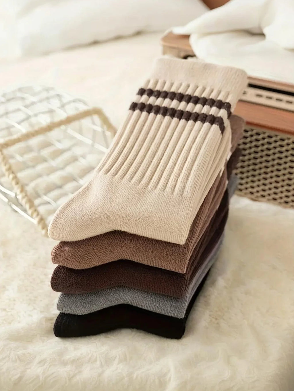 Polyester Elastane Striped Mid Tube Casual Socks