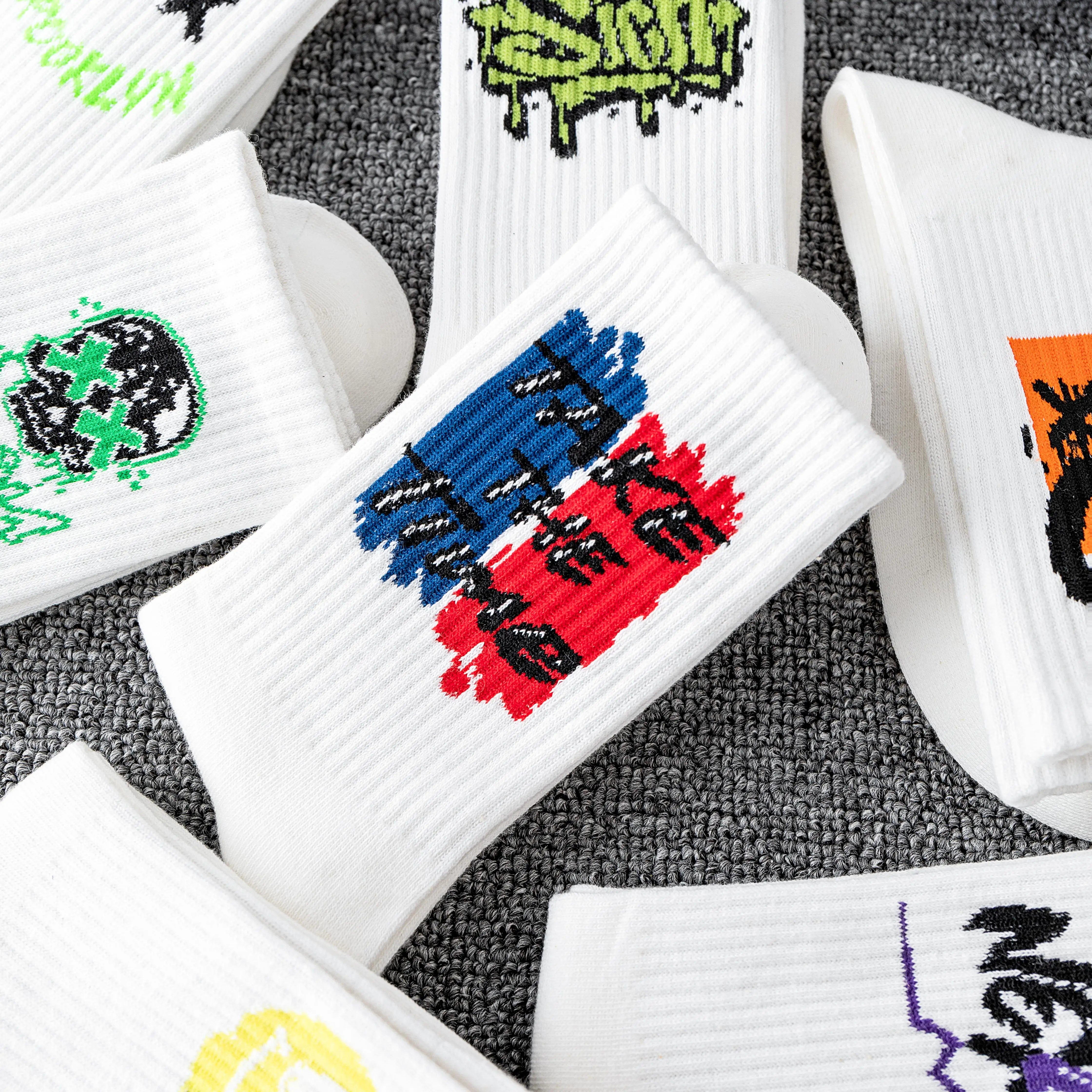 Polyester Elastane Crew Socks Graffiti Pattern Casual Footwear - 3