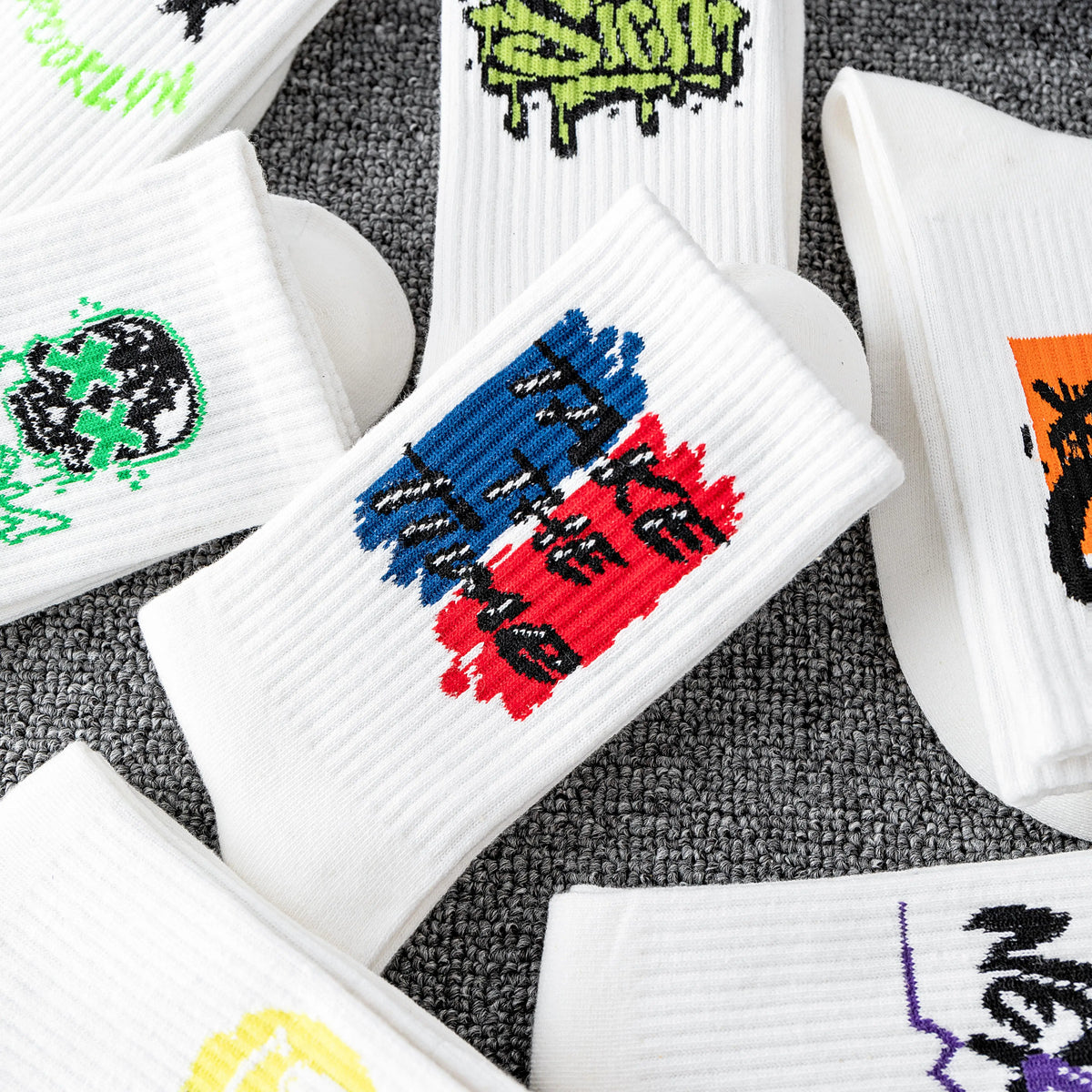 Polyester Elastane Crew Socks Graffiti Pattern Casual Footwear