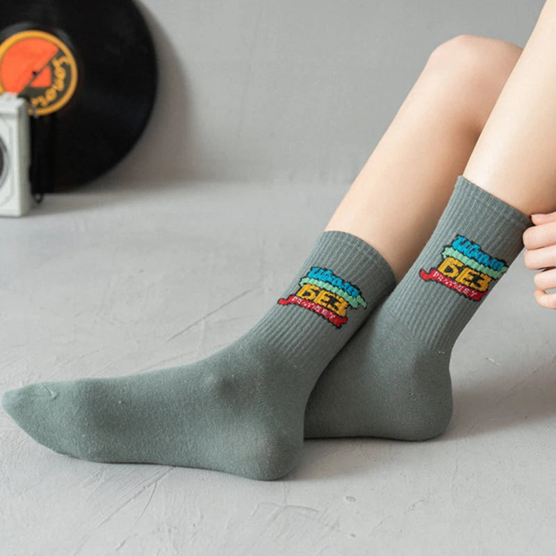 Cotton Blend Letter Printed Mid Tube Casual Crew Socks